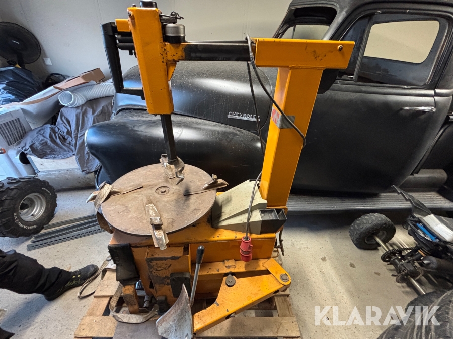 Däckkrängningsmaskin Correggio Italy Boxer-a2