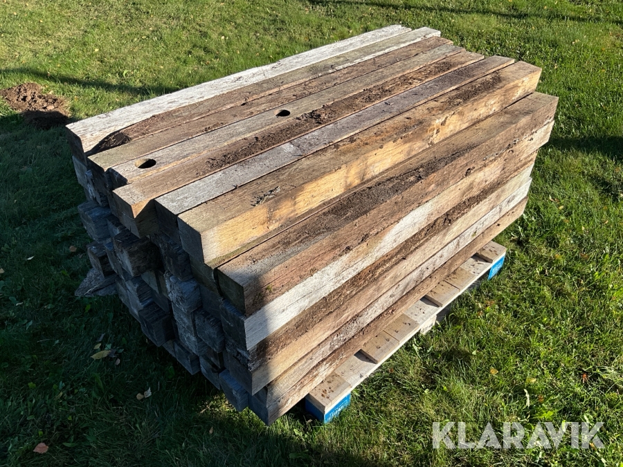 Staketstolpar ek 170x10x10  ca 56st