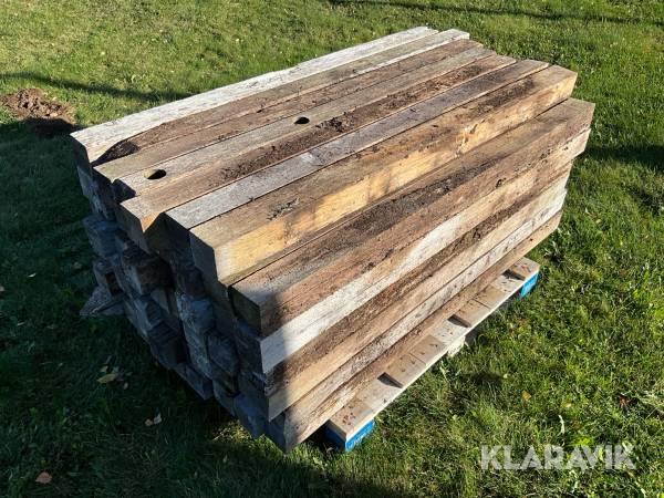 Staketstolpar ek 170x10x10  ca 56st