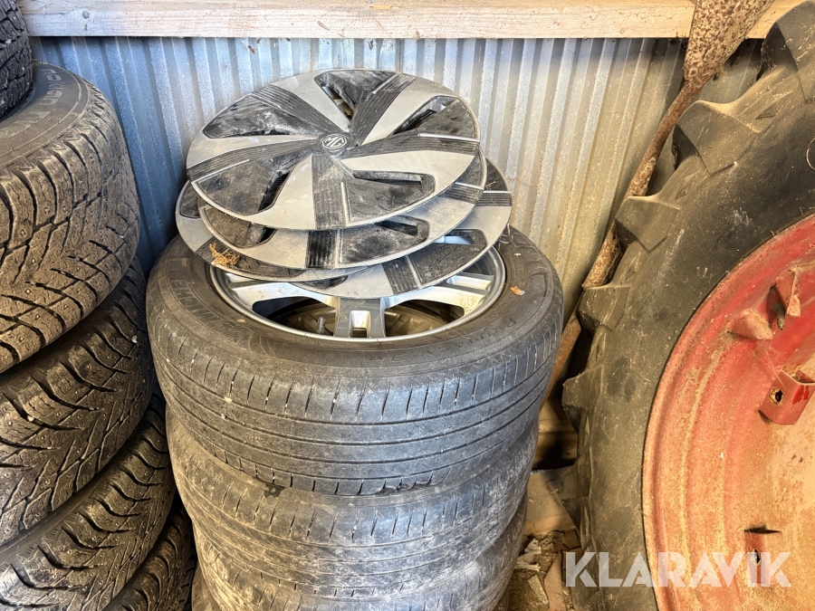 Däck Michelin 215/55R17