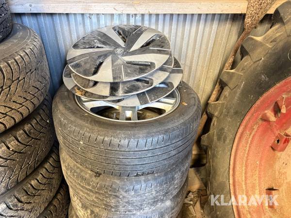 Däck Michelin 215/55R17