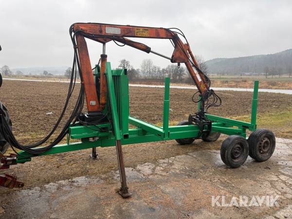 Skogsvagn med HIAB kran
