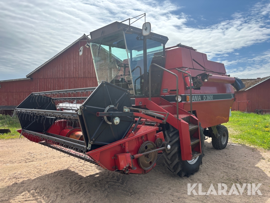 Skördetröska Dania D 3600