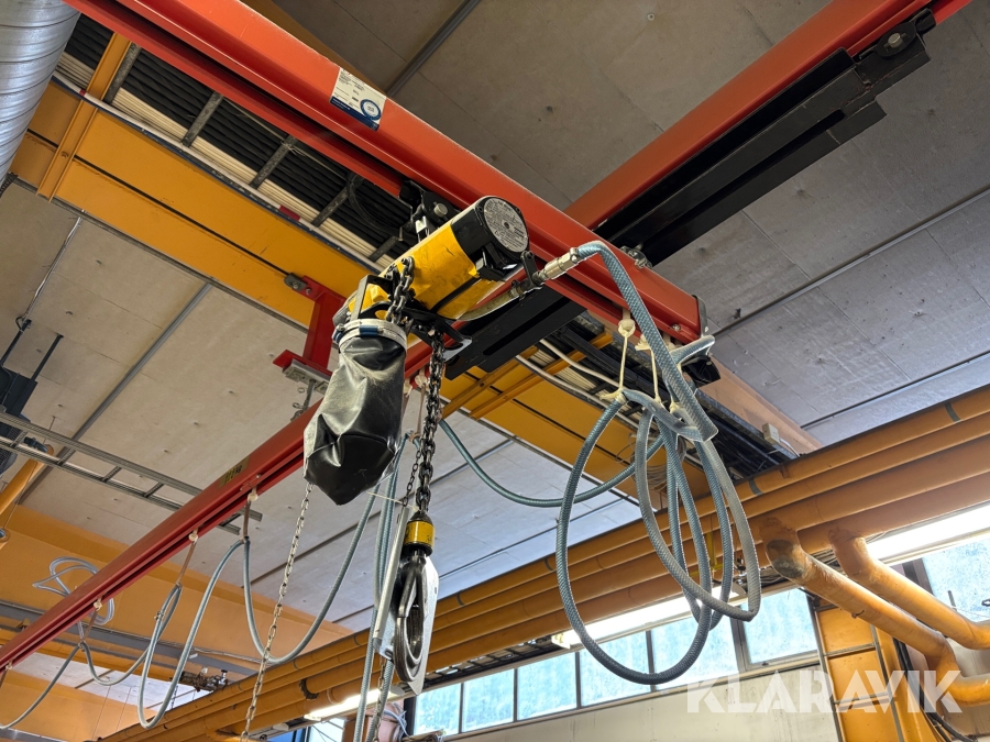 Travers med kättingtelfer Atlas Copco LLA 500