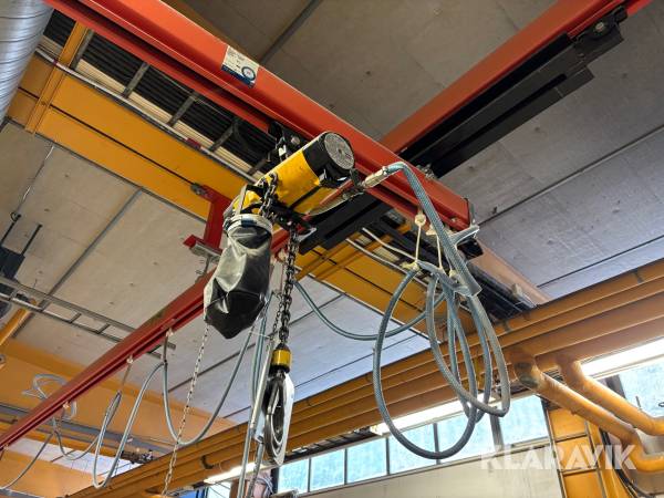 Travers med kättingtelfer Atlas Copco LLA 500