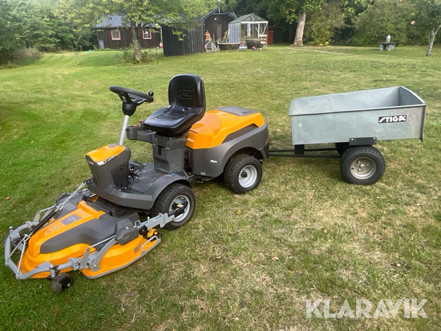 Åkgräsklippare Stiga Park P901 C 4WD med vagn