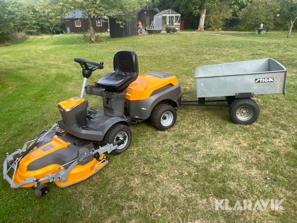 Åkgräsklippare Stiga Park P901 C 4WD med vagn