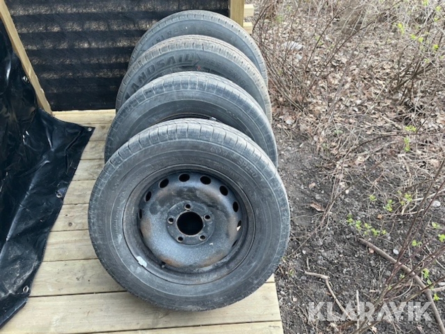  Sommardäck med fälg 225/65/16C 4 st