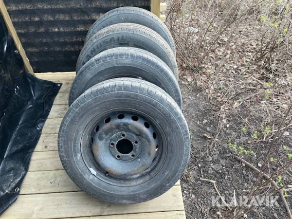  Sommardäck med fälg 225/65/16C 4 st