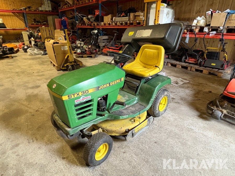 Gräsklippare John Deere STX 30
