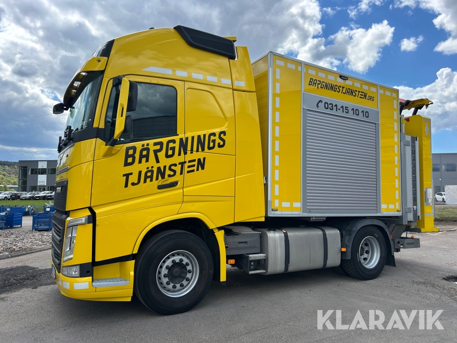 TMA-bil Volvo FH 500 med skåp, MaxiSign & Verdego