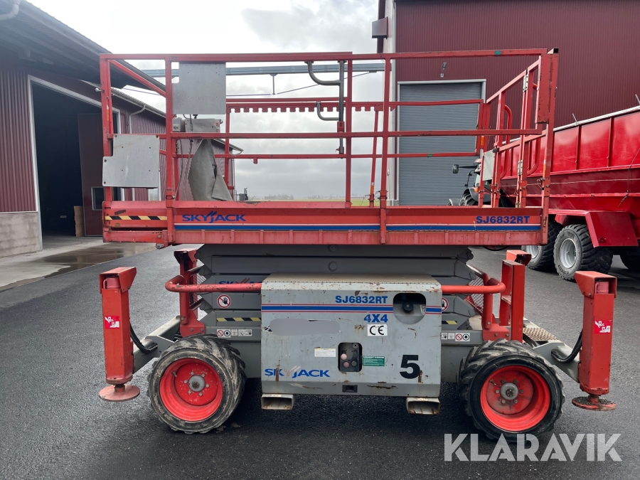 Saxlift Skyjack SJ 6832RT 4 x 4