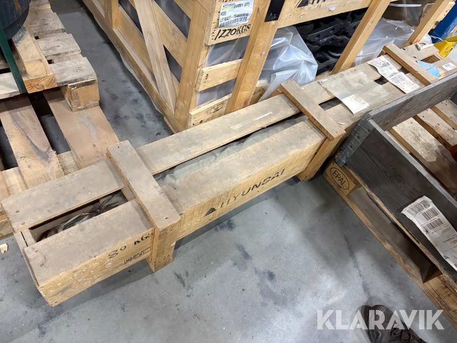 Kolvstång till Hyundai R140LC-7