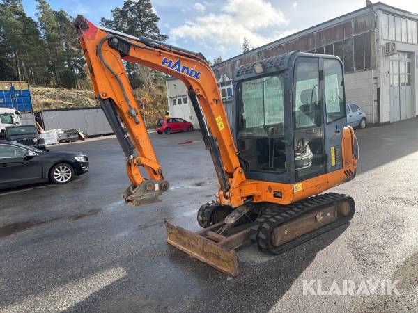 Grävmaskin Hanix H26B med redskap