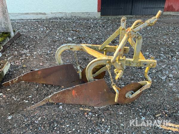 2–skärig plog Ferguson 12 AS 28