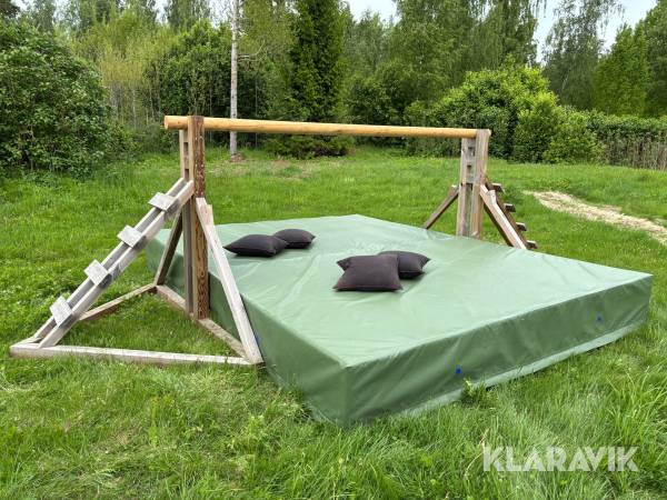 Kuddkrig på stång inkl höjdhoppsmattor