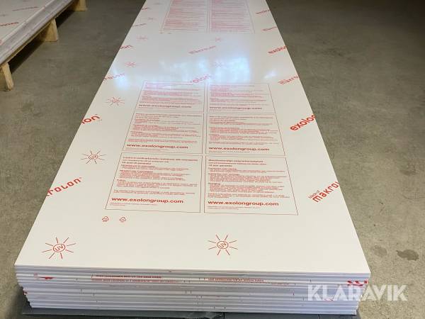 Polycarbonatskivor Makrolon 1pall. 584x3038x3.  35 st