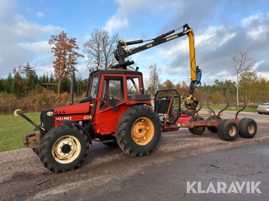 Traktor Valmet 604 med kran / vagn