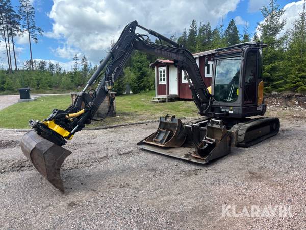 Grävmaskin Volvo ECR50D med flera redskap