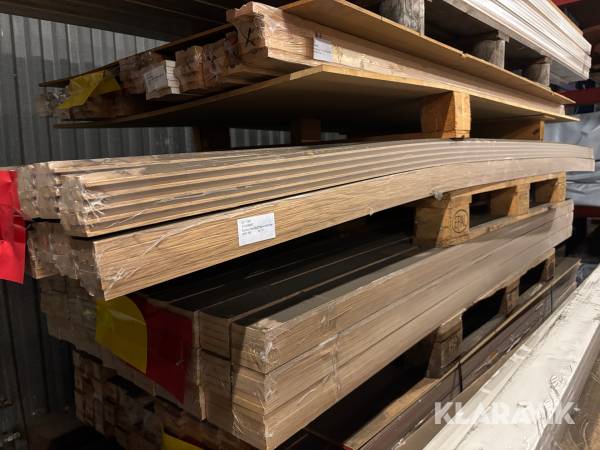 Sockel 12x56x2750mm ek 135st