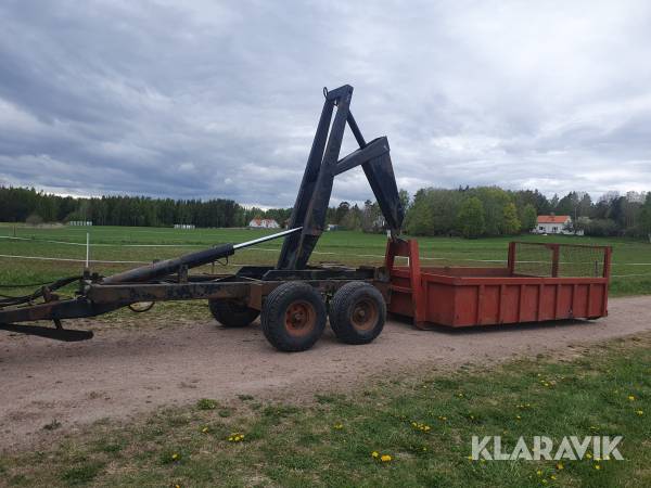 Lastväxlarkärra med flak Möre T145