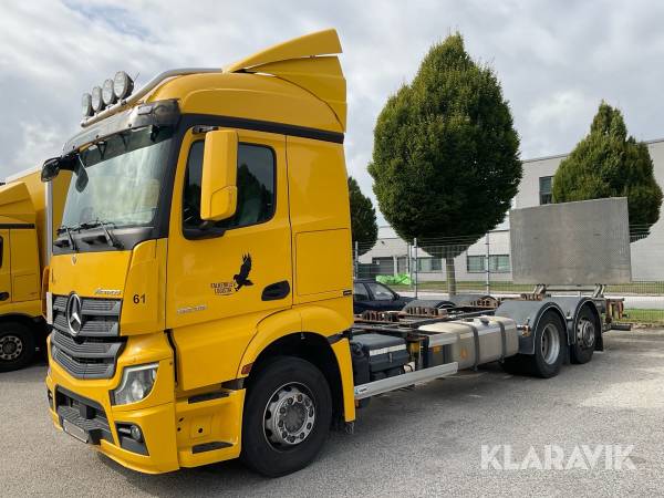 Lösflaksbil Mercedes-Benz Actros 2548 6x2˚4