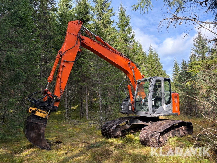 Grävmaskin Hitachi ZX135US-3 Skogsanpassad