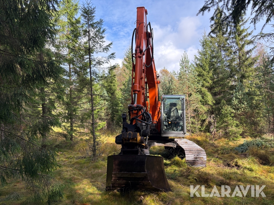 Grävmaskin Hitachi ZX135US-3 Skogsanpassad
