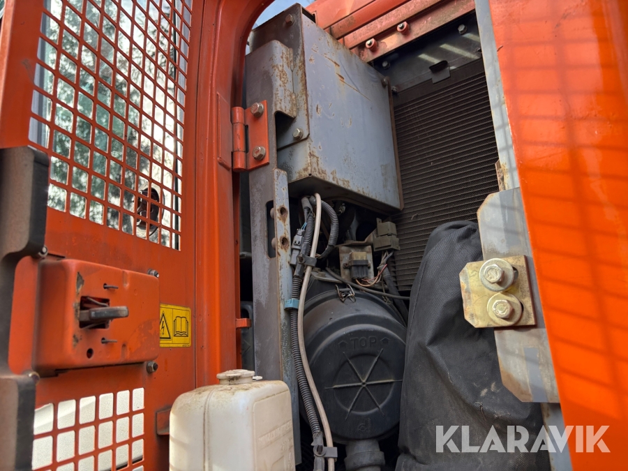 Grävmaskin Hitachi ZX135US-3 Skogsanpassad