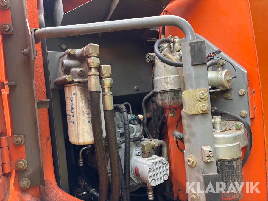 Grävmaskin Hitachi ZX135US-3 Skogsanpassad