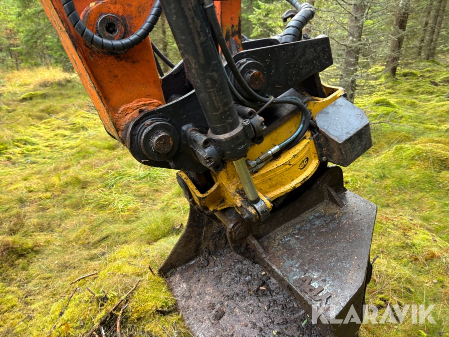 Grävmaskin Hitachi ZX135US-3 Skogsanpassad