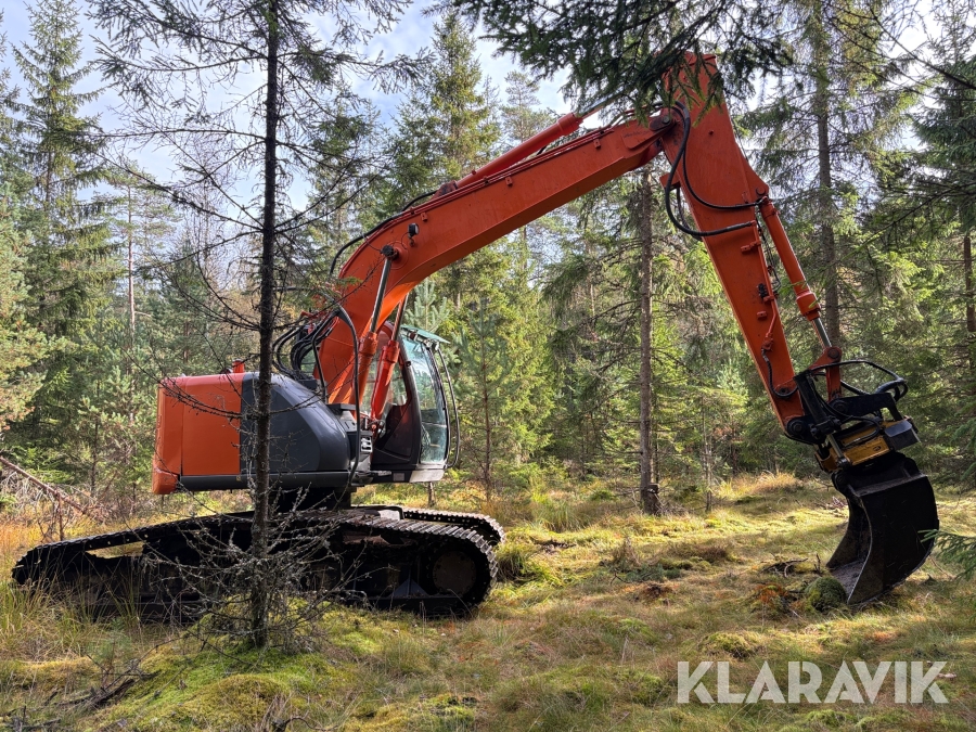 Grävmaskin Hitachi ZX135US-3 Skogsanpassad