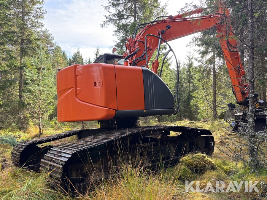 Grävmaskin Hitachi ZX135US-3 Skogsanpassad
