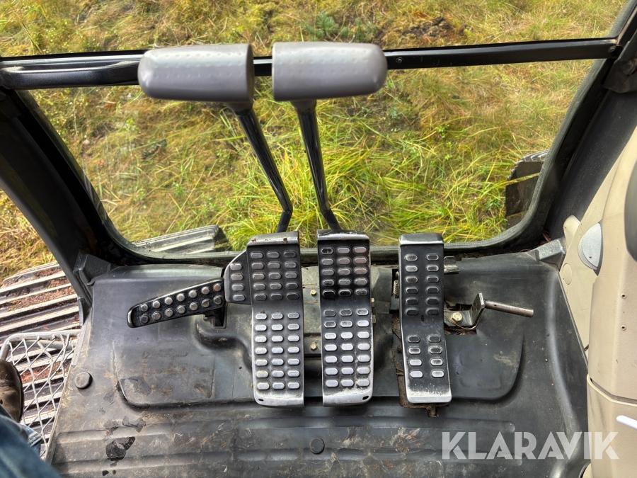 Grävmaskin Hitachi ZX135US-3 Skogsanpassad
