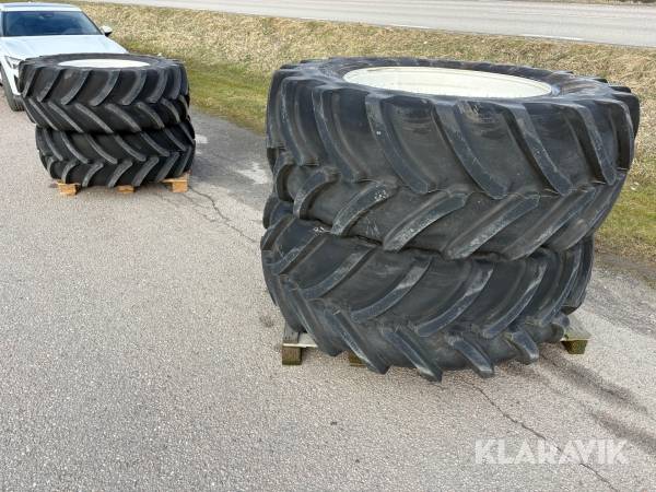 Traktordäck på fälg 4 st New Holland T6.180 Firestone