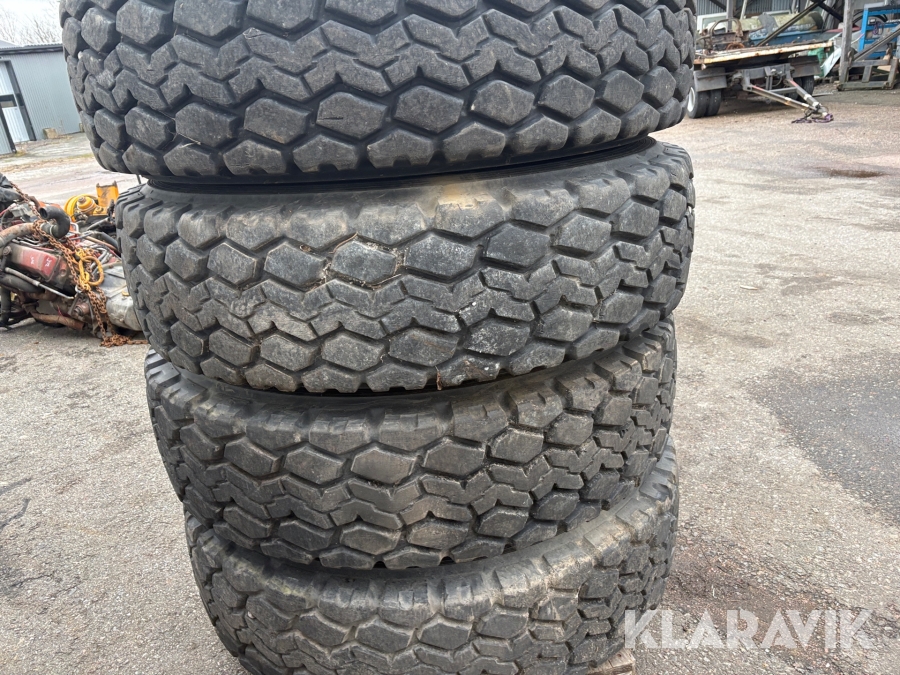 Lastmaskinsdäck 385/95R24 4st snödäck