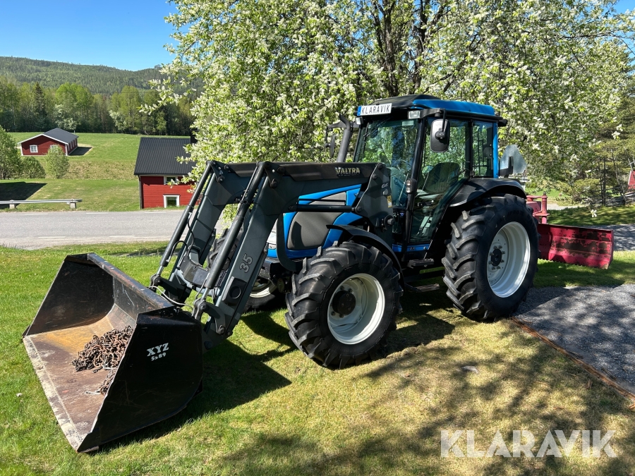 Traktor Valtra A75-4