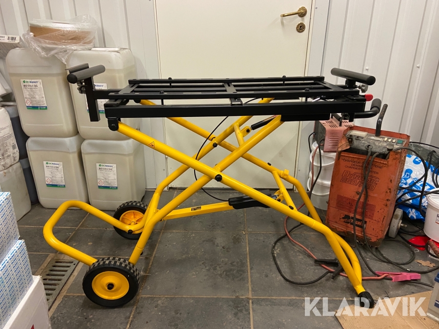 Sågbord Dewalt DE7260 för kap och gersåg