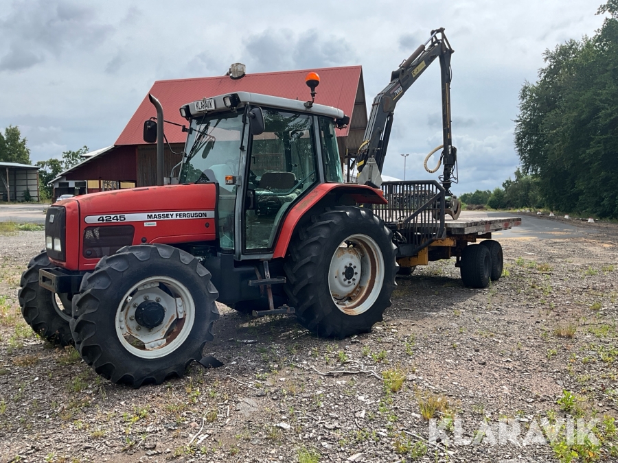 Traktor Massey Ferguson 4245 inklusive timmervagn med kran, rotator och grip