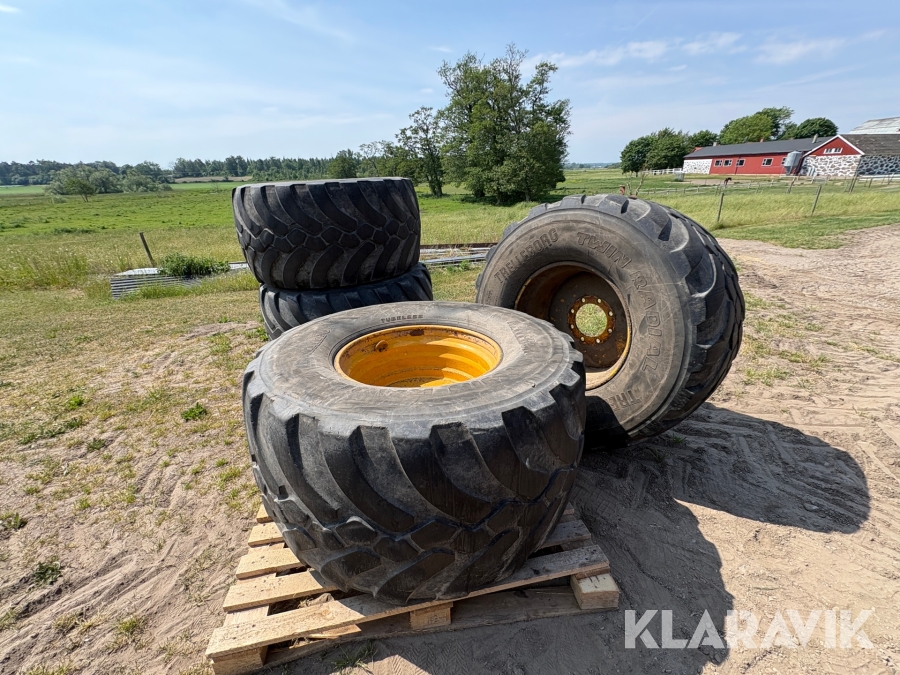 Lastmaskinsdäck+fälg Trelleborg Twin Radial 680/55R26,5 4st