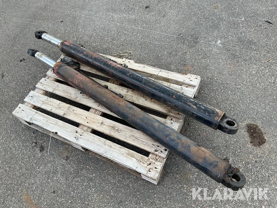 Tryckkolvar 2 st, hydrauliska