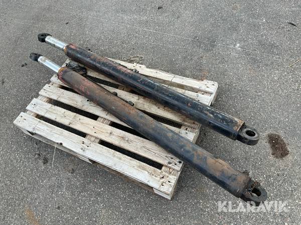 Tryckkolvar 2 st, hydrauliska