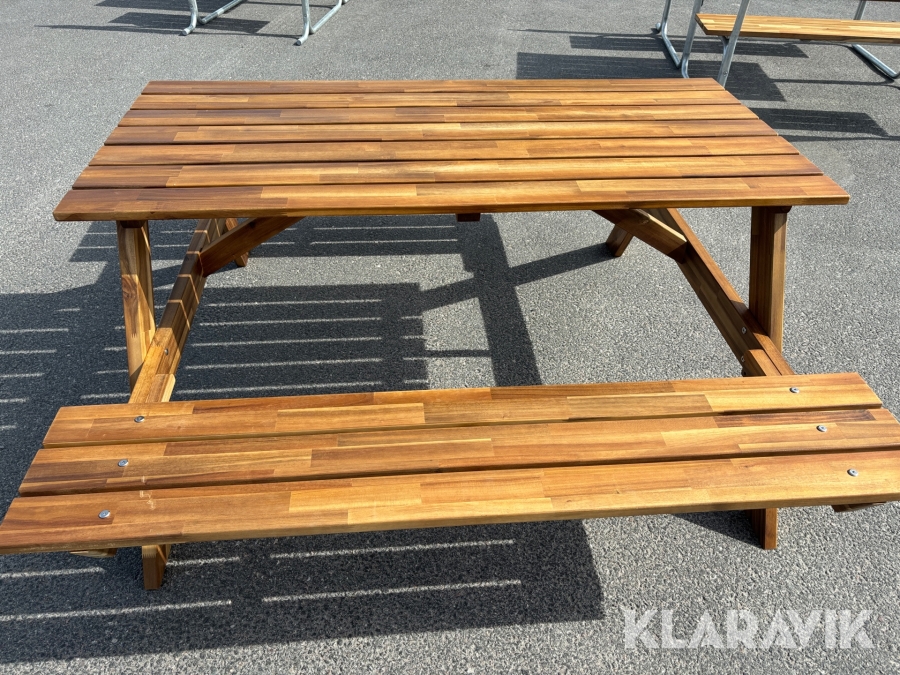 Trädgårdsbänk 180*182*75 1 stycken