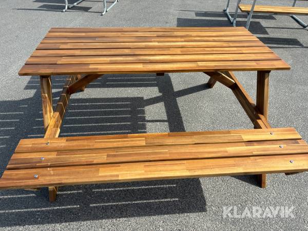 Trädgårdsbänk 180*182*75 1 stycken