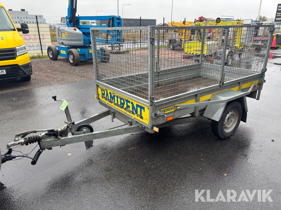 Personbilssläp Sävsjösläpet FTB 2500-01 med lastgaller och tipp