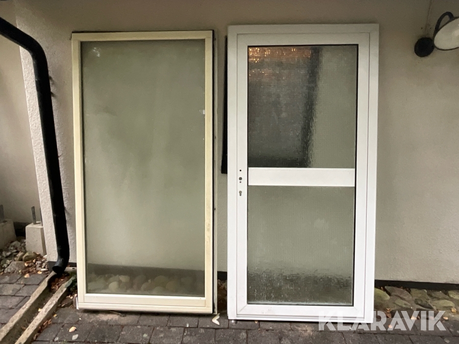 Aluminiumdörr med fönster utan karm