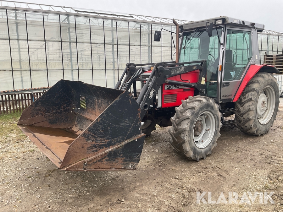 Traktor Massey Ferguson 3050 med frontlastare