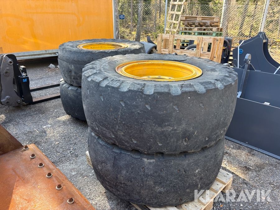 Entreprenaddäck Michelin 17.5R25 helgjutna 4st