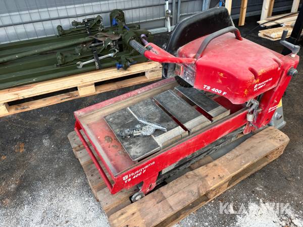 Kapmaskin Husqvarna TS 400 F för Sten och betong / Med laser
