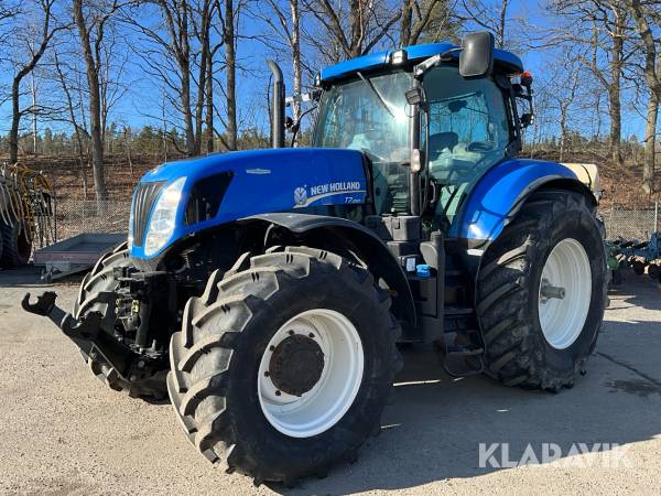 Traktor New Holland T7.250 med frontlyft 